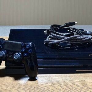 Sony Play Station 4 500 Million Limited Edition